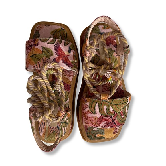 FARM Rio Summer Dream Pink & Orange Tropical Canvas Flatform Sandal. Size 8. New - Picture 6 of 8